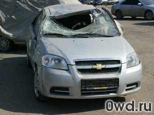 Битый автомобиль Chevrolet Aveo